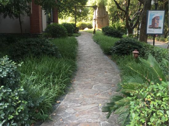 豪森假日花園大酒店