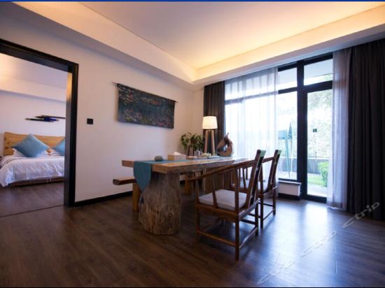 豪森假日花園大酒店