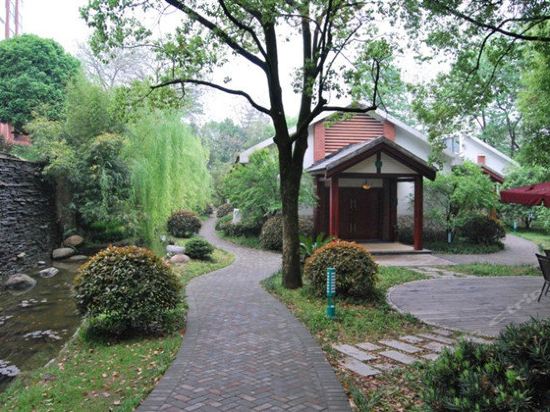 豪森假日花園大酒店