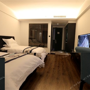 豪森假日花園大酒店